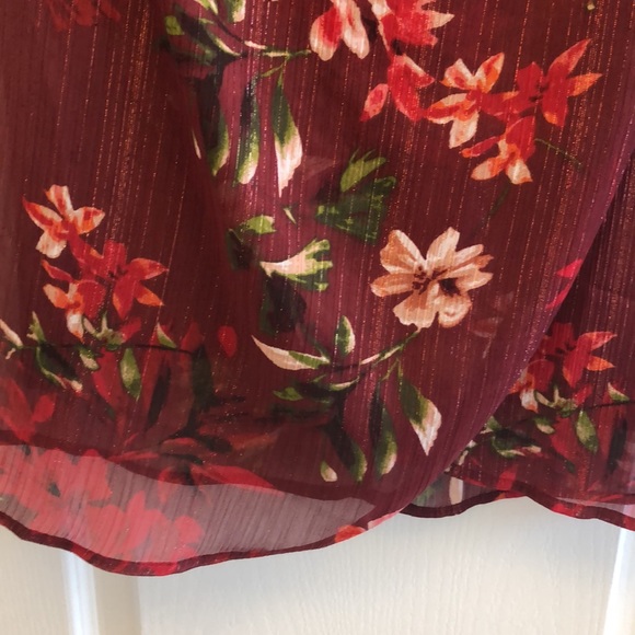 NWT Guess Camilla Floral Dress with Gold Threads Size 2 - Picture 11 of 12